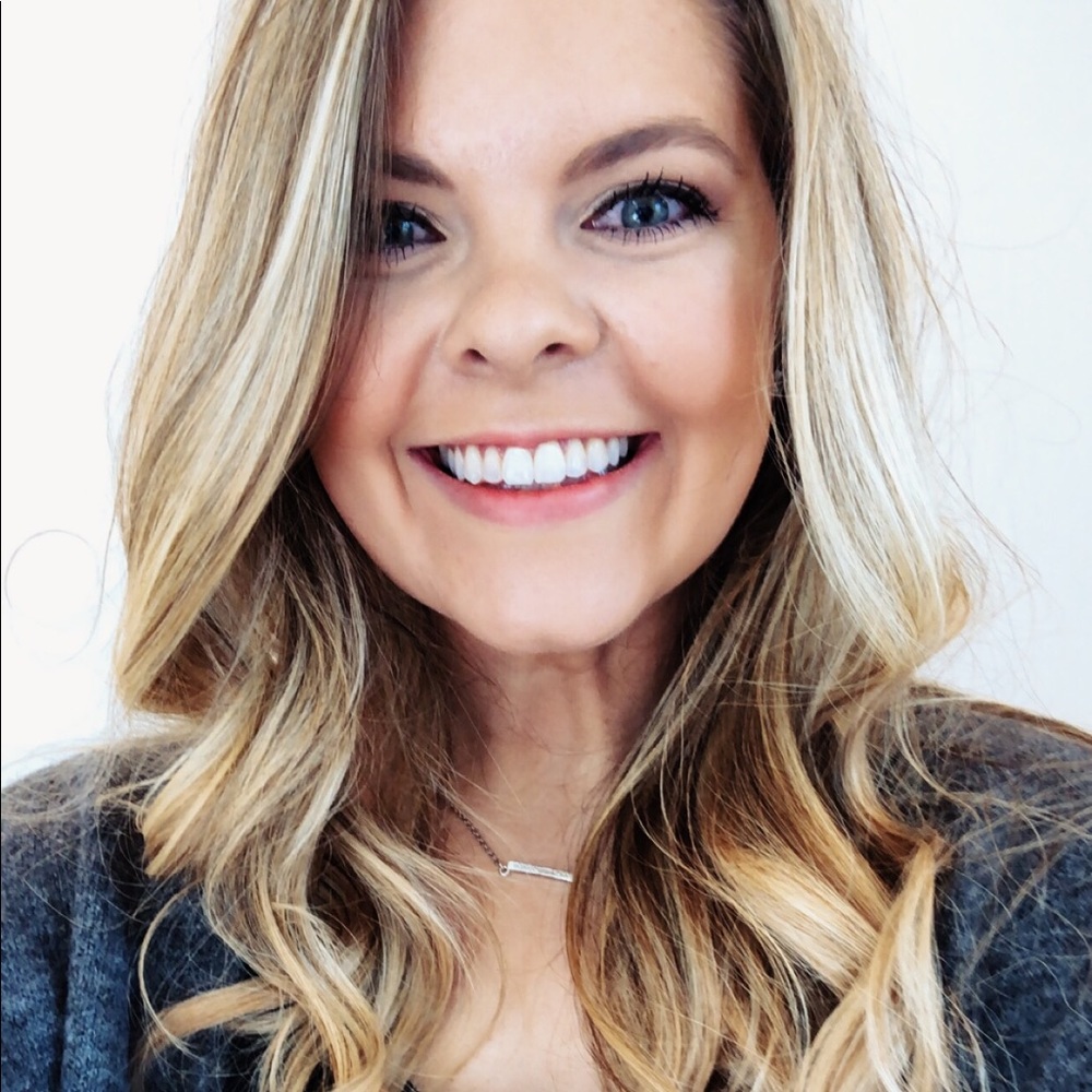 Meet your Posher, Lauren